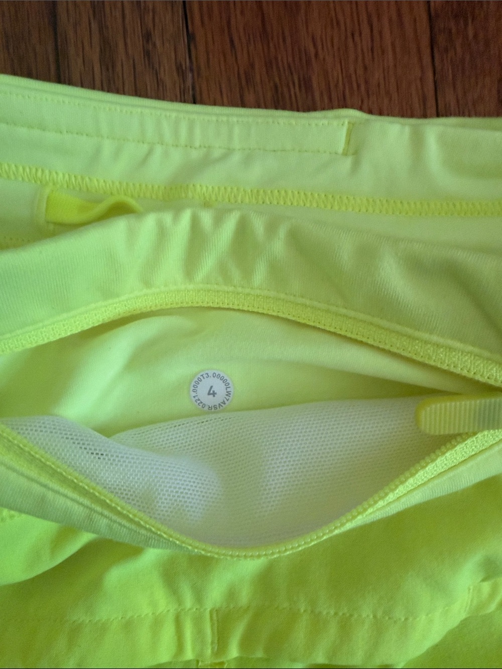 Lululemon Speed Up Shorts - Picture 4 of 4
